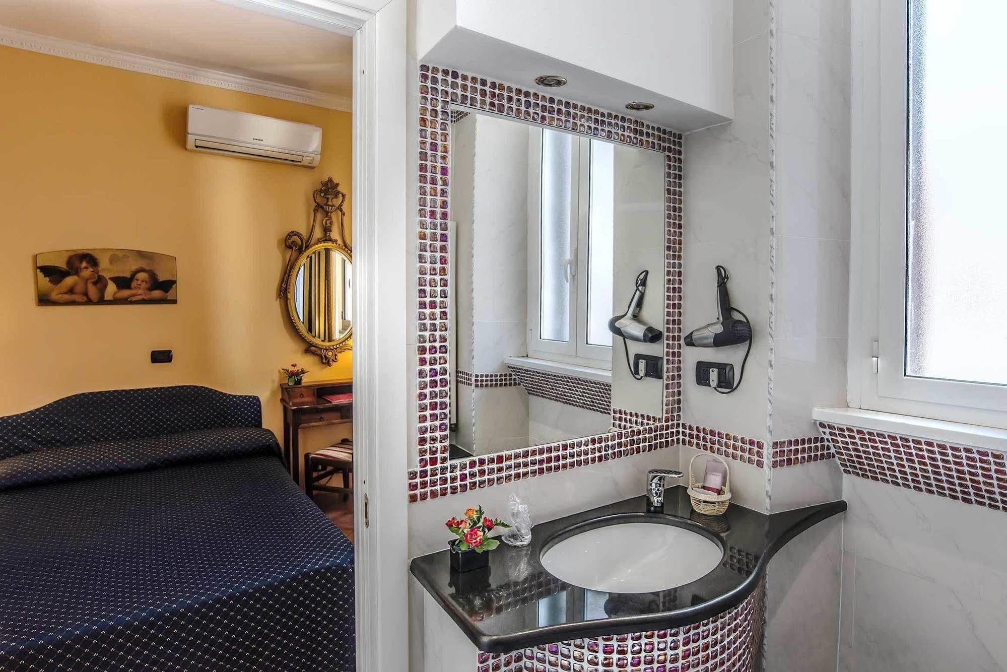 Hotel Caracciolo Roma Ngoại thất bức ảnh