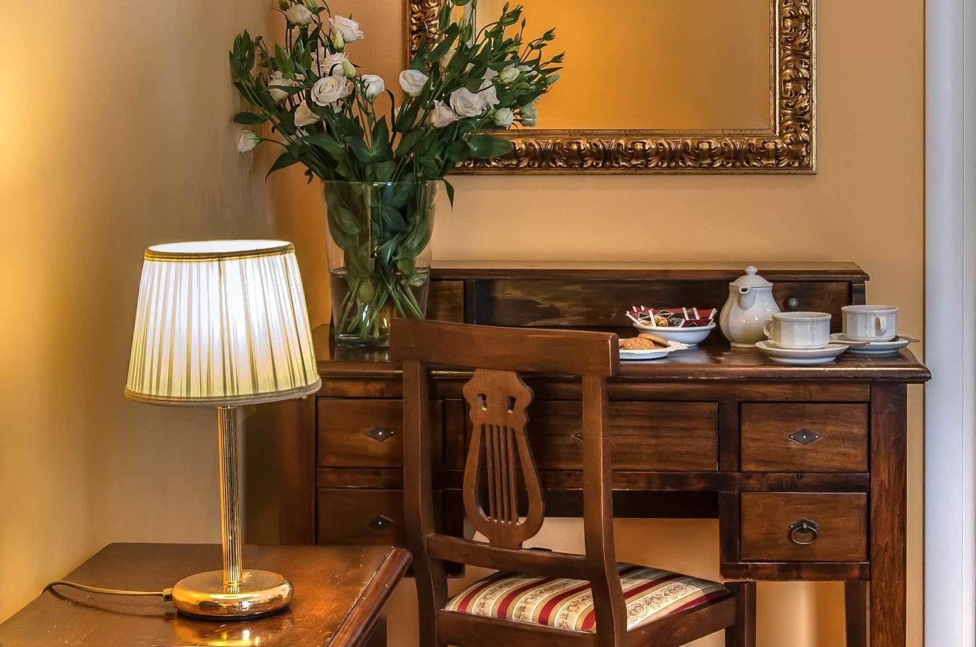 Hotel Caracciolo Roma Ngoại thất bức ảnh
